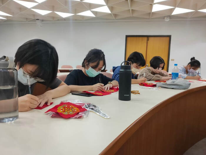 110年原民週系列活動-排灣族服飾-手套製作-110年11月04日圖片