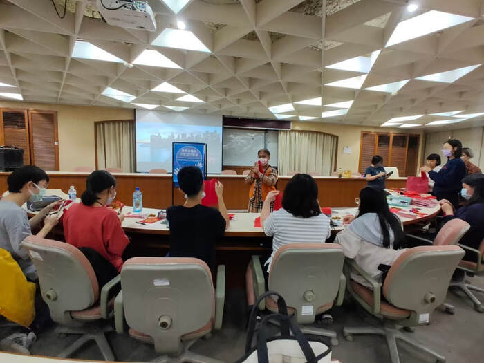 110年原民週系列活動-排灣族服飾-手套製作-110年11月04日圖片